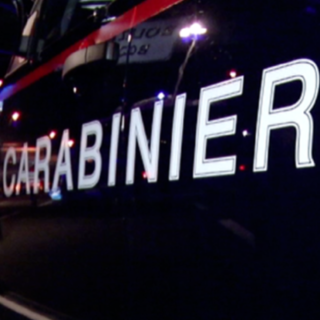 Auto fuori strada nella notte a Borgo San Dalmazzo: cinque giovani (illesi) si allontanano dal veicolo Auto fuori strada nella notte a Borgo San Dalmazzo: cinque giovani (illesi) si allontanano dal veicolo