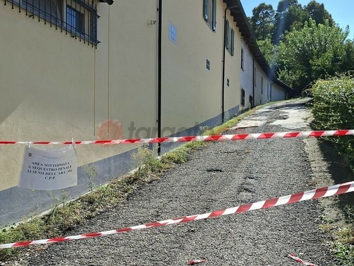 L'immobile posto sotto sequestro L'immobile posto sotto sequestro