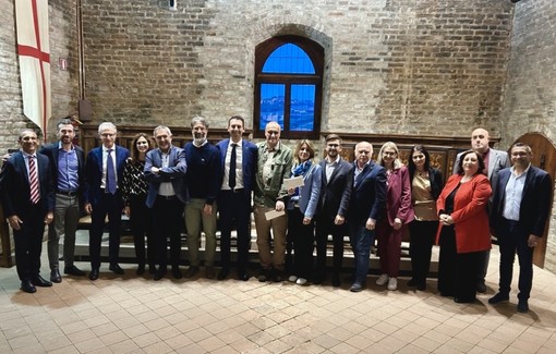 La consegna dei contributi all’Associazione Apea Italia-Amici di Pier e Checco e all’Associazione Ludica