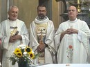 A destra il diacono Angelino Tregnago con il vicario episcopale don Mario Aversano e don Bernardo Petrini A destra il diacono Angelino Tregnago con il vicario episcopale don Mario Aversano e don Bernardo Petrini