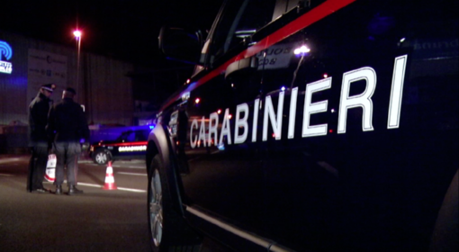 Lite familiare nel centro di Cuneo sfocia in accoltellamento: due feriti, fermato 33enne