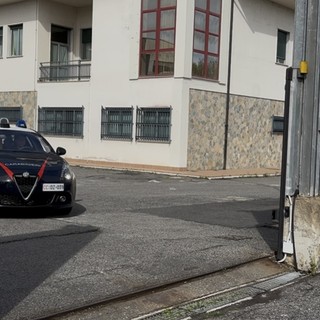 Molestata e palpeggiata a Bastia Mondovì: la Procura indaga per violenza sessuale di gruppo