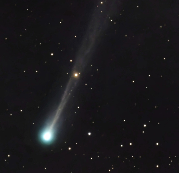 Una nuova cometa sorprende gli appassionati: la C/2025 R3 visibile all’alba Una nuova cometa sorprende gli appassionati: la C/2025 R3 visibile all’alba