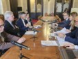 Alcuni momenti dell'incontro tenuto ieri in Prefettura