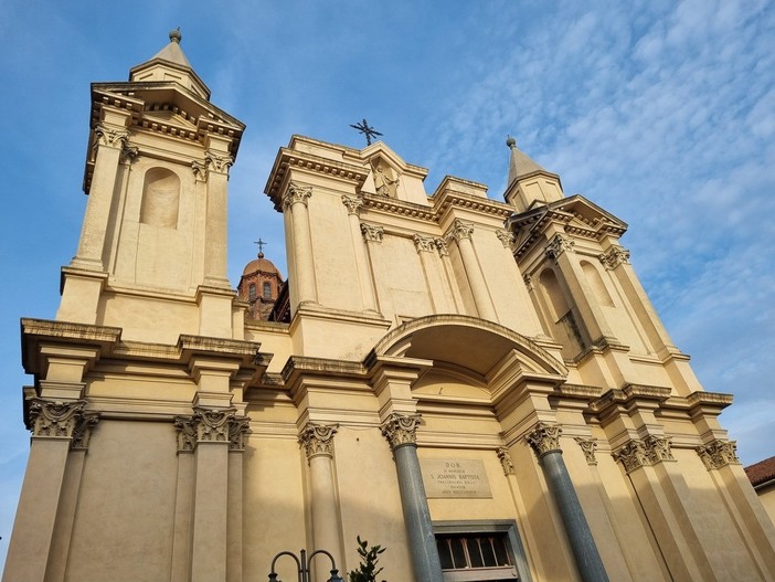 La chiesa di San Giovanni Battista a Bra La chiesa di San Giovanni Battista a Bra