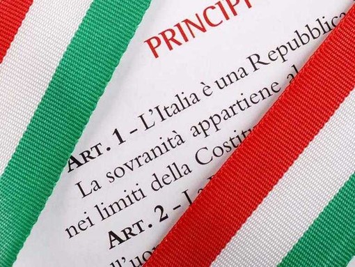 Cherasco: la Costituzione Italiana ai neodiciottenni, un atto simbolico di grande significato