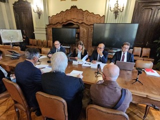 Alcuni momenti dell'incontro tenuto ieri in Prefettura Alcuni momenti dell'incontro tenuto ieri in Prefettura