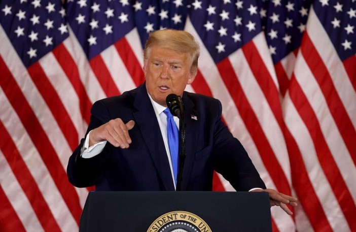 Negli ultimi 14 mesi - quindi dal cosiddetto Liberation day di aprile 2025 - il vino italiano negli Usa ha segnato un -16% sul valore delle proprie vendite rispetto al periodo precedente. In foto, Donald Trump