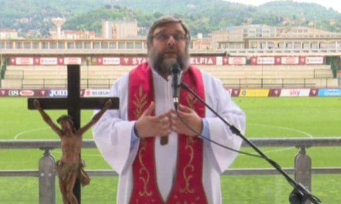 Don Riccardo Robella in una foto di repertorio