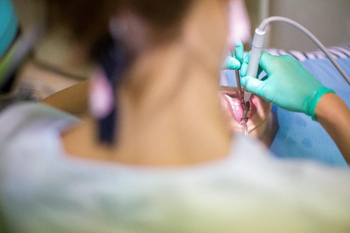 Da Peveragno ad Alba, sei studi odontoiatrici della Granda offrono cure gratuite ai profughi ucraini