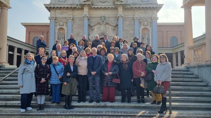 Auguri di buon 8 marzo a tutte le donne dall’associazione Donne per la Granda