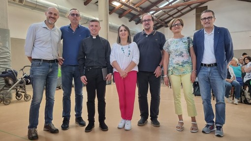 Don Luigi Maria Epicoco con la comunità di Madonna del Pilone