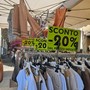 Saldi, Confcommercio: "Continuano a essere un'opportunità". E da domani scattano i dazi sui pacchi in arrivo dalla Cina Saldi, Confcommercio: "Continuano a essere un'opportunità". E da domani scattano i dazi sui pacchi in arrivo dalla Cina