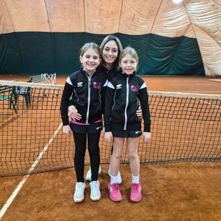 da sx nella foto Beatrice Caffaro, la tecnica Raniera Sorrentino, Ginevra Demarchi da sx nella foto Beatrice Caffaro, la tecnica Raniera Sorrentino, Ginevra Demarchi