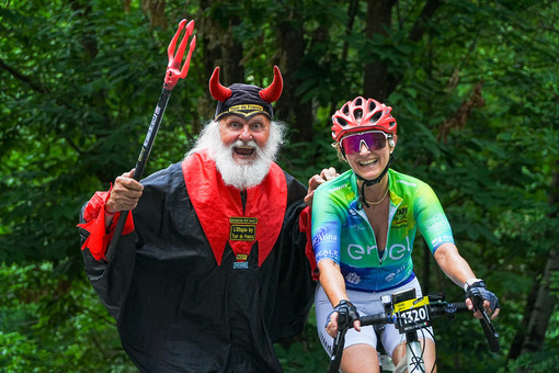 "Didi The Devil" arriva a L'Étape Mondovì: spettacolo e ciclismo nel cuore del Piemonte "Didi The Devil" arriva a L'Étape Mondovì: spettacolo e ciclismo nel cuore del Piemonte