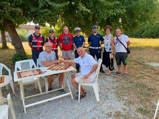 Bra, il gioco della dama protagonista nel quartiere Oltre-ferrovia Bra, il gioco della dama protagonista nel quartiere Oltre-ferrovia