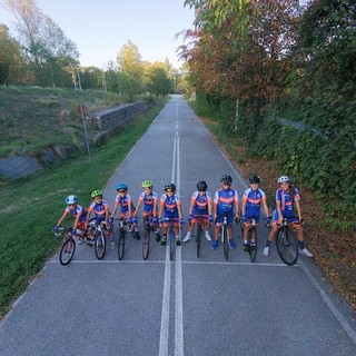 Imparare a pedalare sorridendo: a Cuneo e Mondovì il ciclismo per bambini e bambine con l'Esperia