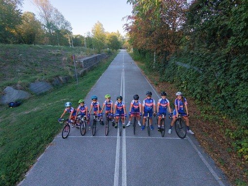 Imparare a pedalare sorridendo: a Cuneo e Mondovì il ciclismo per bambini e bambine con l'Esperia