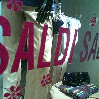 Ultimi giorni di saldi: caccia all'affare per essere sempre eleganti
