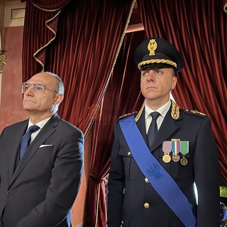 Nella foto il Questore Grassi con il Vicario Daniele Manganaro, premiato con la medaglia d'oro al Valor Civile