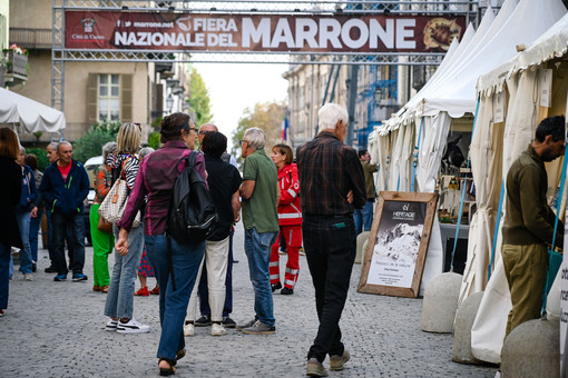 Fiera nazionale del Marrone 2026: un viaggio lungo 90 anni Fiera nazionale del Marrone 2026: un viaggio lungo 90 anni