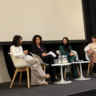 «Una società non è libera se non lo sono le donne»: a Cuneo la voce di Elham Nikzat