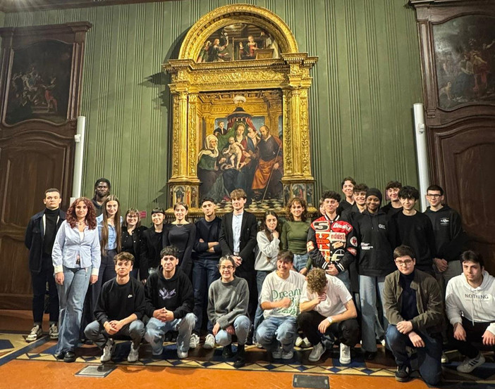 Una foto di gruppo del Forum Giovani della Città di Alba