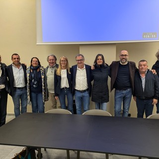 Foto di gruppo del "Patto Civico per la Granda" al completo a Busca (ottobre 2025) Foto di gruppo del "Patto Civico per la Granda" al completo a Busca (ottobre 2025)