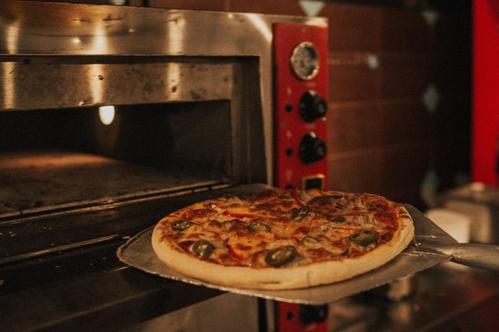 Pizza e focaccia: cosa cambia durante la cottura