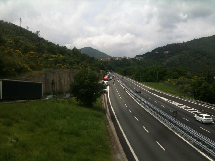 Cantieri autostradali: fino a inizio ottobre A6 Torino-Savona aperta a due corsie nei momenti di maggior flusso Cantieri autostradali: fino a inizio ottobre A6 Torino-Savona aperta a due corsie nei momenti di maggior flusso