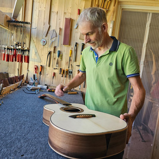 STORIE DI MONTAGNA 172 /  Antonio e la storia di un professore con un cuore di liutaio