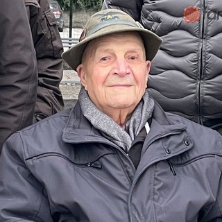 Penne nere in lutto per la morte di Giuseppe Falco, uno degli ultimi reduci della campagna di Russia