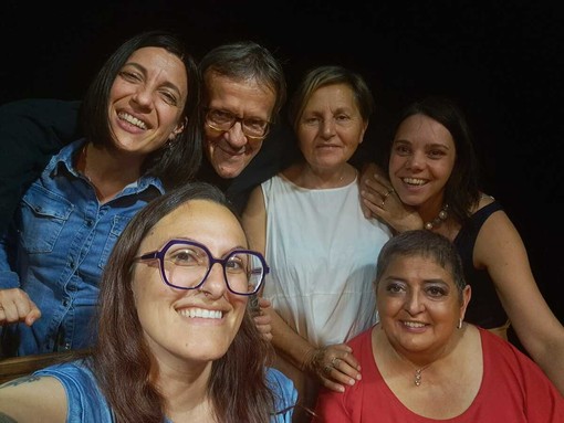 "L’ultima volta che sono stato felice”: spettacolo teatrale degli allievi del corso di teatro “Tutta scena la tua” di Novello "L’ultima volta che sono stato felice”: spettacolo teatrale degli allievi del corso di teatro “Tutta scena la tua” di Novello