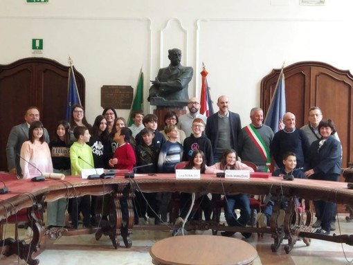 Esempio di accoglienza e inclusione:  in Provincia la classe di Pocapaglia premiata dal Presidente Mattarella