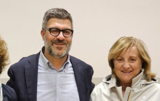 Pentenero-Calderoni (Pd): "Autonomia differenziata senza risorse: il centrodestra spacca il Paese. E Cirio, come don Abbondio, abbassa la testa davanti a Meloni" Pentenero-Calderoni (Pd): "Autonomia differenziata senza risorse: il centrodestra spacca il Paese. E Cirio, come don Abbondio, abbassa la testa davanti a Meloni"