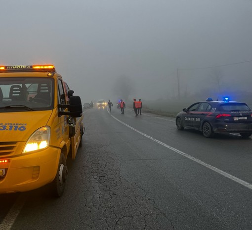 Risveglio con la nebbia: molti incidenti sulle strade della Granda