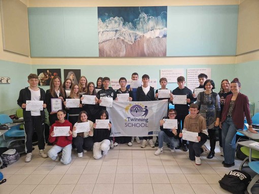 Il “Giolitti-Gandino” brilla nel digitale: Quality Label nazionale al progetto “Interactive pAInting” Il “Giolitti-Gandino” brilla nel digitale: Quality Label nazionale al progetto “Interactive pAInting”