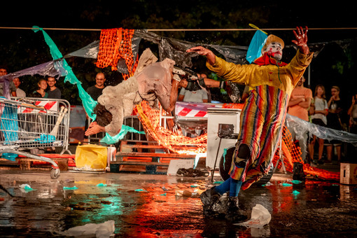 Ultimo weekend di Zoé, tra circo contemporaneo, teatro, musica e pensiero critico Ultimo weekend di Zoé, tra circo contemporaneo, teatro, musica e pensiero critico