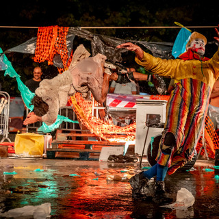 Ultimo weekend di Zoé, tra circo contemporaneo, teatro, musica e pensiero critico Ultimo weekend di Zoé, tra circo contemporaneo, teatro, musica e pensiero critico