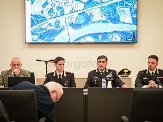 L'operazione illustrata al Comando provinciale dei Carabinieri di Cuneo: al centro il comandante provinciale, colonnello Marco Piras – foto Asia Barolo