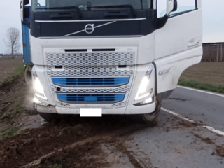 Nel pomeriggio il recupero del mezzo ad opera del soccorso stradale Morellato Mts.