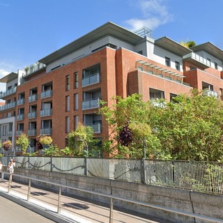 Il condominio Porta San Martino, nel complesso dell'ex Mulino Valente, in via Einaudi ad Alba Il condominio Porta San Martino, nel complesso dell'ex Mulino Valente, in via Einaudi ad Alba