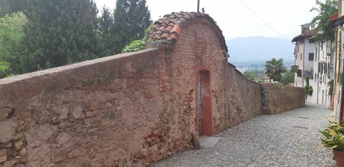 Saluzzo, ingresso del giardino Garnero in via Pusterla 2