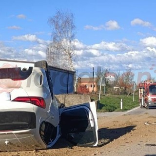 Auto si ribalta sulla sp 430 a Ceva: sul posto 118, vigili del fuoco e carabinieri