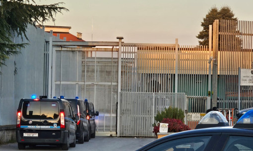 Carcere di Cuneo, detenuto a fine pena protesta: non vuole uscire. L’Osapp: “Purtroppo non abbiamo posto” Carcere di Cuneo, detenuto a fine pena protesta: non vuole uscire. L’Osapp: “Purtroppo non abbiamo posto”