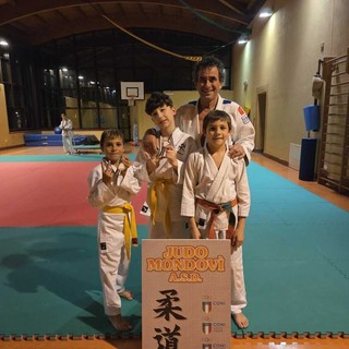 Judo Mondovì alla Coppa Città di Asti: due medaglie e un terzo posto sfiorato Judo Mondovì alla Coppa Città di Asti: due medaglie e un terzo posto sfiorato
