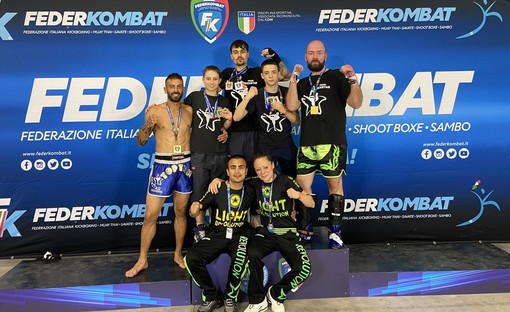 Kickboxing, campionati italiani assoluti: pioggia di medaglie per il Team Kickstar a Jesolo