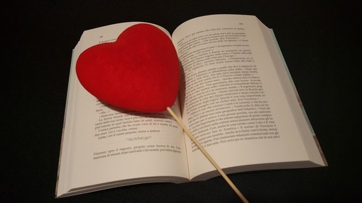 Buona lettura dal Caffè letterario Albedo di Bra con "Ritratto di dama" di Giorgia Penzo Buona lettura dal Caffè letterario Albedo di Bra con "Ritratto di dama" di Giorgia Penzo