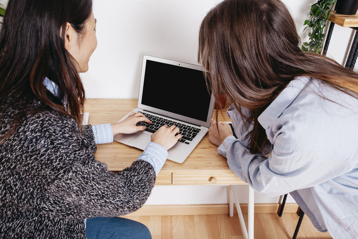Il doppio volto del lavoro femminile nel Cuneese: primato italiano per l'impresa autonoma, ma una dipendente su tre resta nella "trappola" del part-time Il doppio volto del lavoro femminile nel Cuneese: primato italiano per l'impresa autonoma, ma una dipendente su tre resta nella "trappola" del part-time