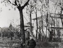 La casa della posta di Madonna dell'Olmo con l'autore bambino, negli Anni 70